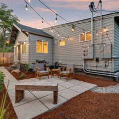 Cottage Gem ~ Min to Waterfront