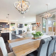 Deluxe & Spacious Kent Home ~ Gym ~ Hot Tub