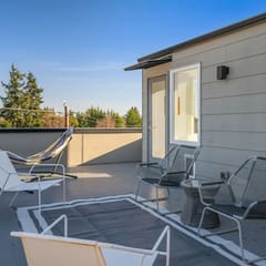 Golden Gardens 3BR Retreat: Steps From Beach Park