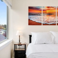 Urban Roosevelt/Greenlake Getaway
