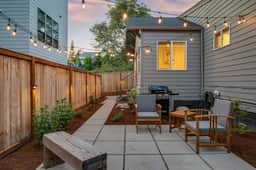 Cottage Gem ~ Min to Waterfront - Image 2