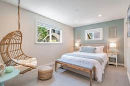 Cottage Gem ~ Min to Waterfront