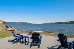 Inviting Waterfront Haven ~BBQ