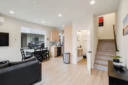 Urban Roosevelt/Greenlake Getaway