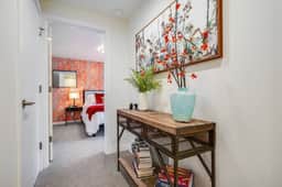 Stylish & Central Haven - Image 4