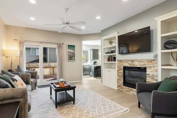 Contemporary Kirkland Retreat ~ 4 Bedroom - Image 1