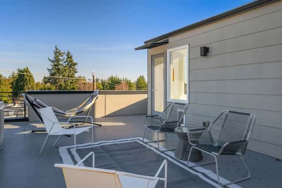 Golden Gardens 3BR Retreat: Steps From Beach Park - Image 1