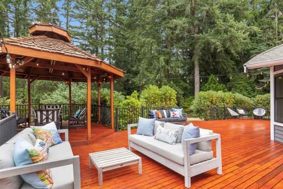 Woodinville 4 Bedroom: Acre Yard, Fire Pit, BBQ - Image 1