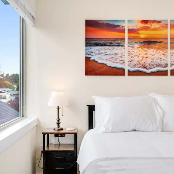 Urban Roosevelt/Greenlake Getaway - Image 1