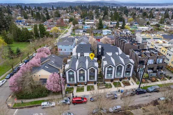 154 - Urban Retreat Close to Light Rail ~ 2bd, 2bath