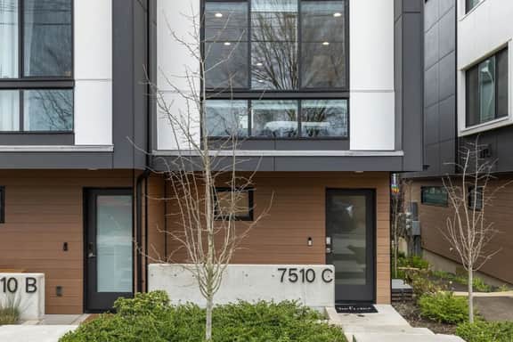 154 - Urban Retreat Close to Light Rail ~ 2bd, 2bath