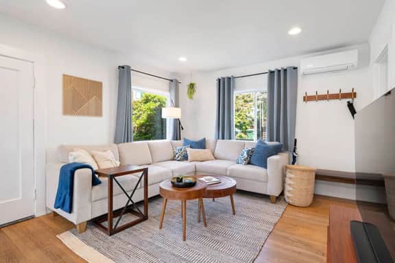City Oasis: Office, Yard & BBQ