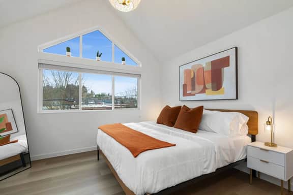 City Retreat Close to Lightrail | 2BR