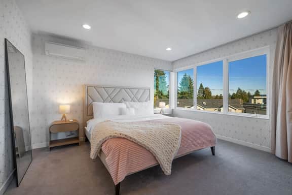 Golden Gardens 3BR Retreat: Steps From Beach Park