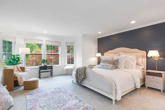 Woodinville 4 Bedroom: Acre Yard, Fire Pit, BBQ - Image 5