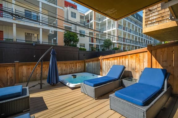 3 Bed, 2.5 Bath Fremont Escape: Hot Tub, BBQ