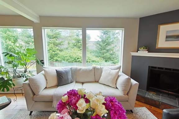 Clyde Hill Retreat | 5BR | Minutes to Seattle